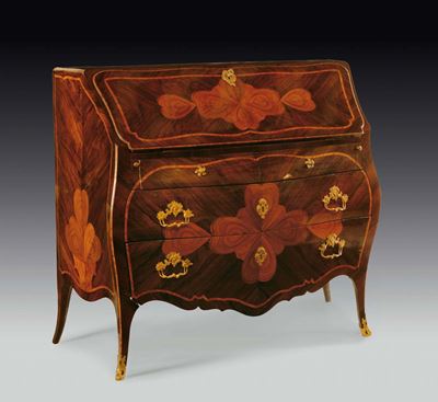 Bureau Luigi XV Lastronato in Palissandro con Quadrifogli e Filettature in Bois De Rose, Genova, ...
