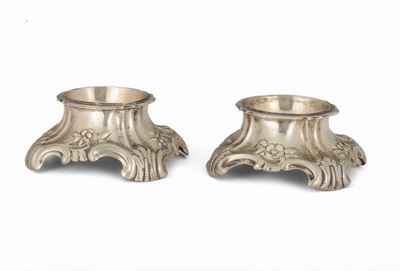 Coppia di Saliere Luigi XV in Argento Sbalzato, Torino, Terzo Quarto del Secolo XVIII, Marchi di ...