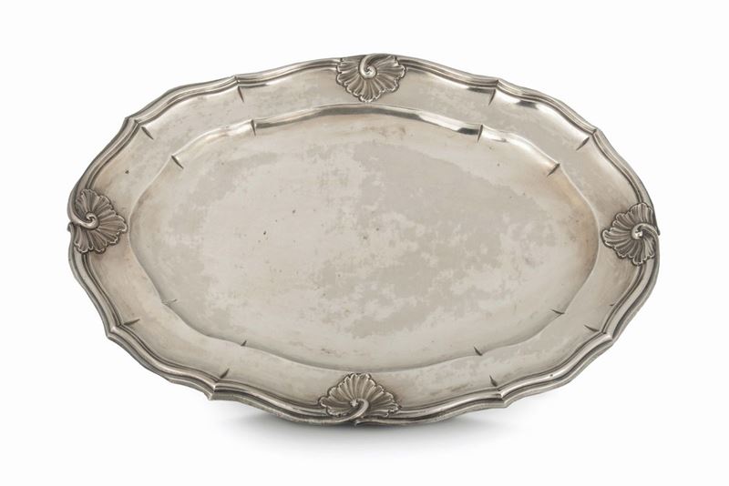 An oval embossed silver plate, Genoa, late 18th century, Torretta mark for the year 176…  - Auction Mario Panzano, Antique Dealer in Genoa - Cambi Casa d'Aste