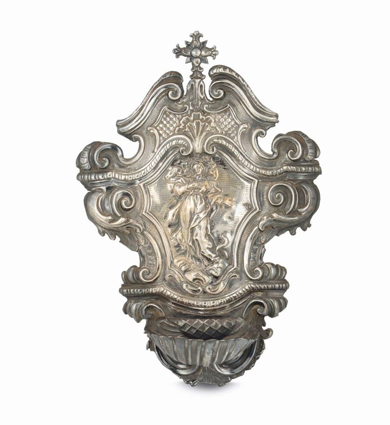 Acquasantino in argento sbalzato, Genova, marchio Torretta con datario per l’anno 1749  - Asta Mario Panzano Antiquario - Cambi Casa d'Aste