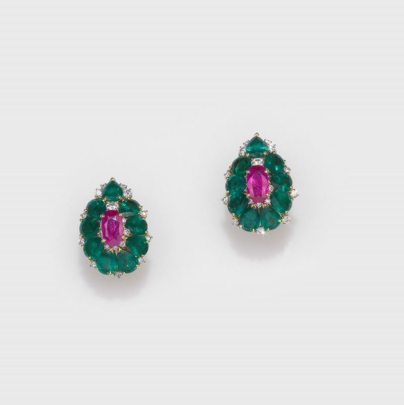 Bulgari, orecchini con rubini burma, smeraldi e diamanti  - Asta Fine Jewels - II - Cambi Casa d'Aste