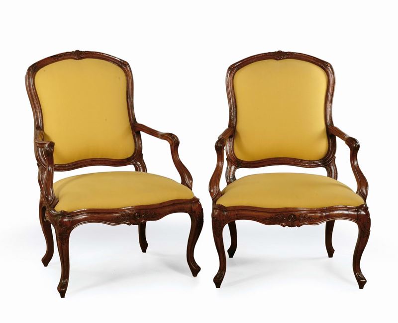 A pair of Louis XV walnut armchairs, Genoa, late 18th century  - Auction Mario Panzano, Antique Dealer in Genoa - Cambi Casa d'Aste