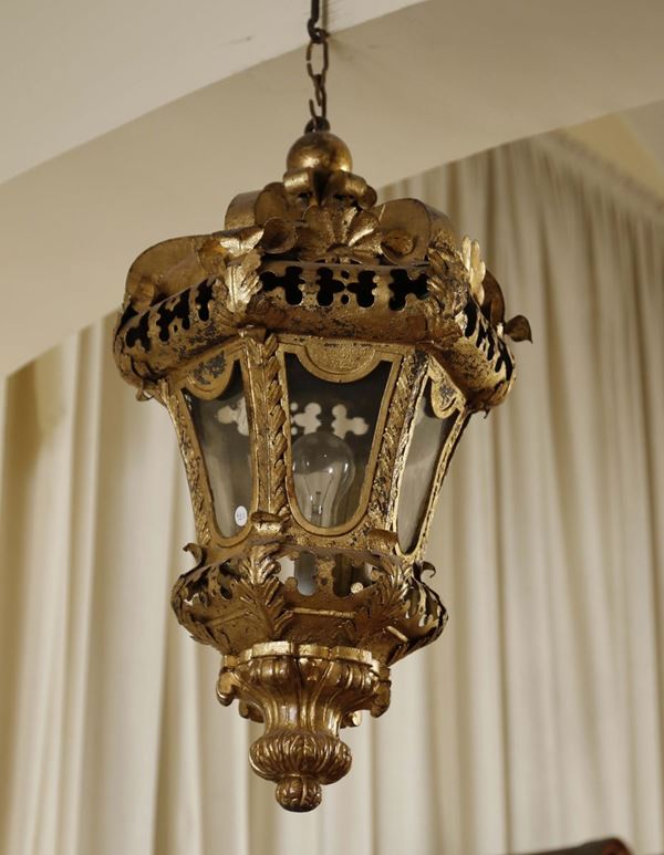 Lanterna processionale in metallo dorato, metà XVIII secolo