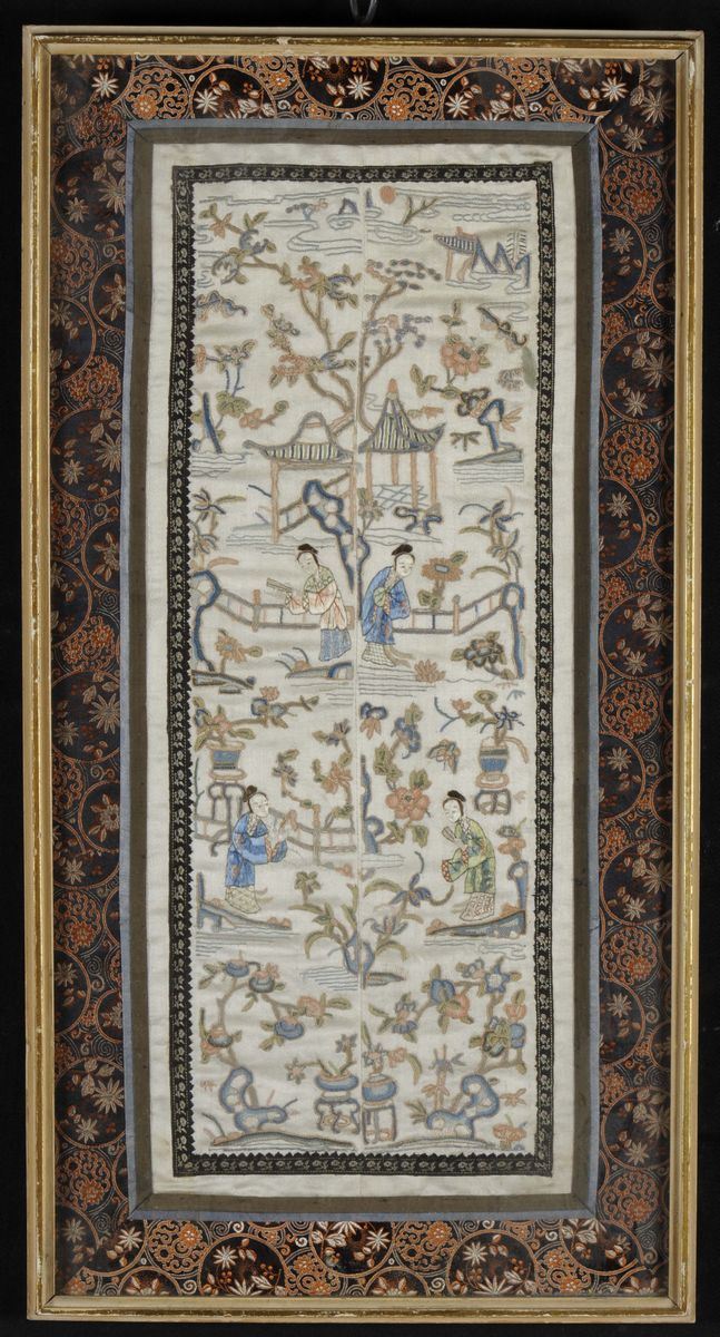 A framed silk cloth embroidered with common life scene, China, Qing Dynasty, 19th century  - Auction Chinese Works of Art - Cambi Casa d'Aste