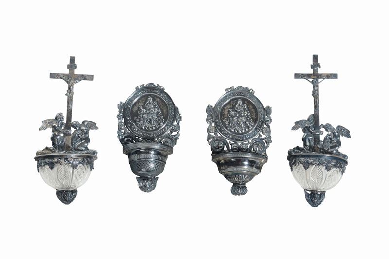 Lotto di quattro piccole acquasantiere in argento sbalzato  - Auction Furnishings from the mansions of the Ercole Marelli heirs and other property - Cambi Casa d'Aste