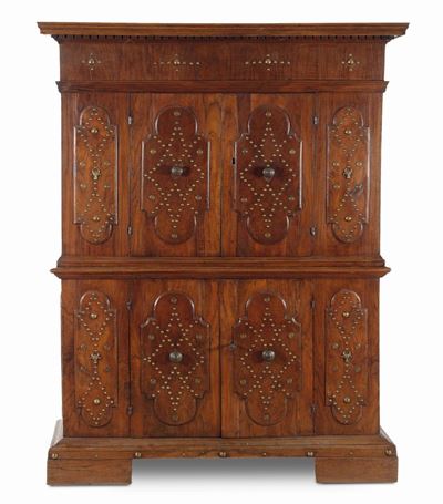 Credenza a Doppio Corpo Lastronata in Legno di Noce e Decorata con Borchie in Bronzo, Bologna Fin...