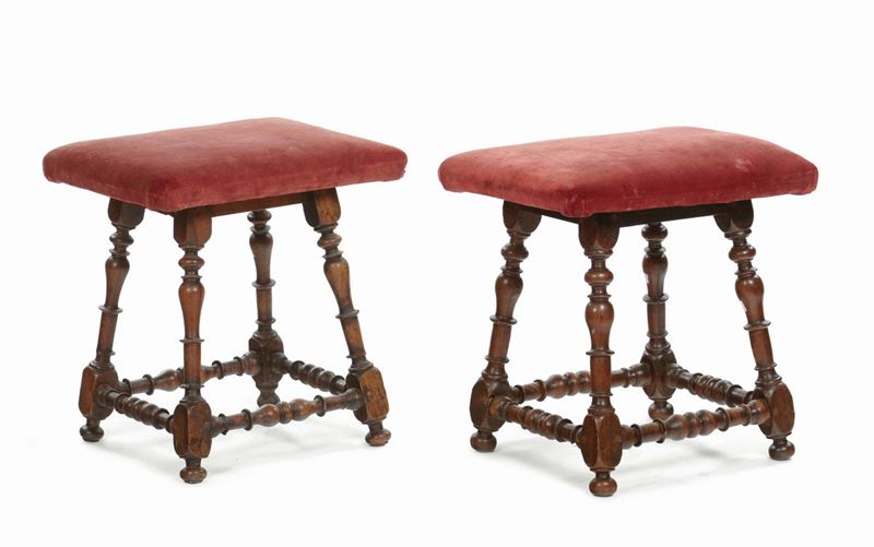 A pair of walnut stools, central Italy, 16th century  - Auction Sculpture and Works of Art - Cambi Casa d'Aste