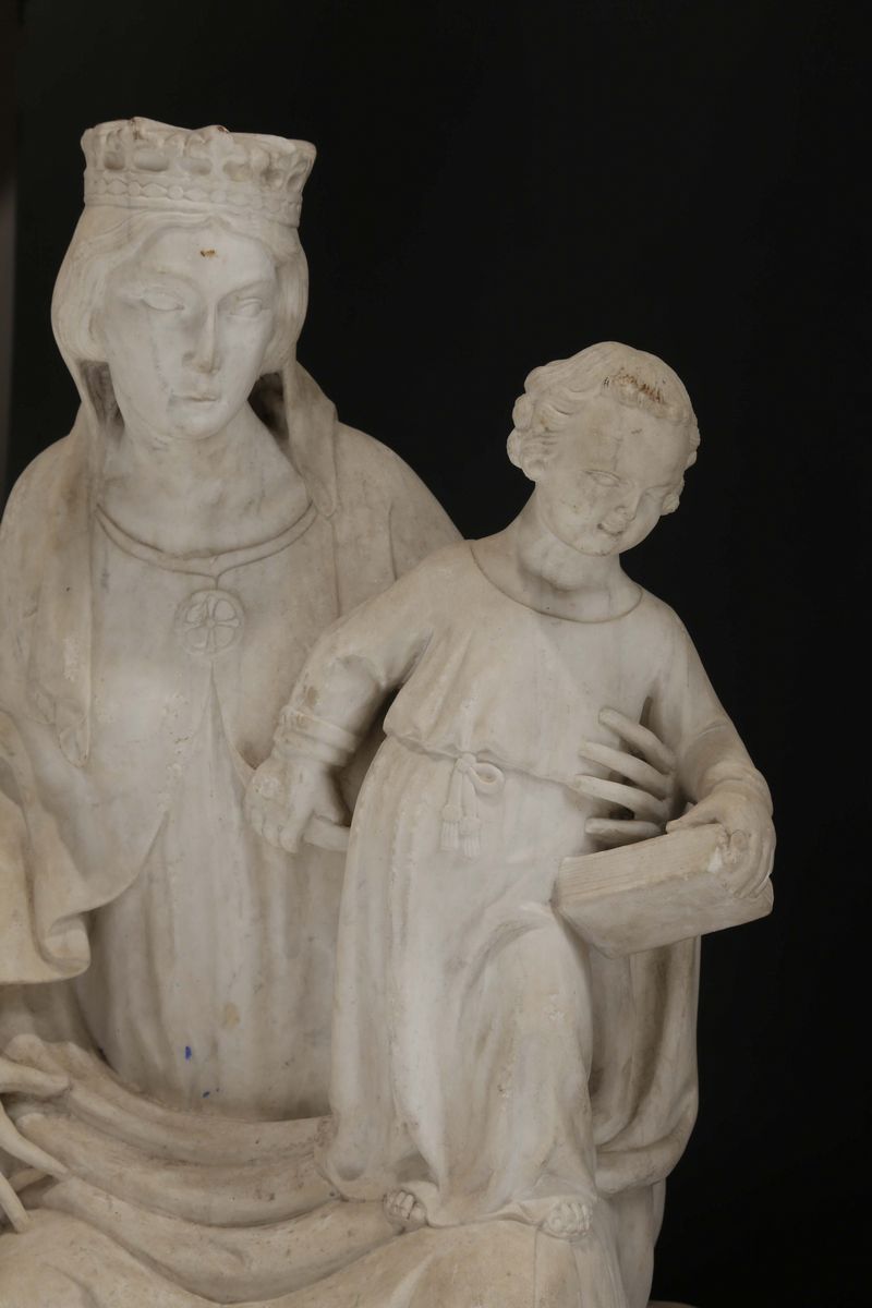 Scultura in Marmo Bianco Raffigurante Madonna con Bambino, Scultore del XIX-XX Secolo