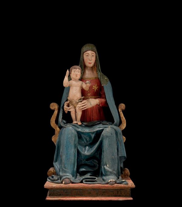 Gruppo in legno policromo e stoffa raffigurante Madonna con Bambino Sedes Sapientae, artista operante in Italia Centrale tra Marche e Abruzzo, XVI secolo