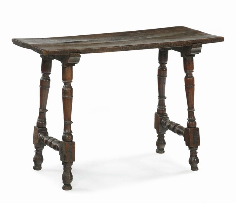 Tavolo in noce con gambe a rocchetto, XVII secolo  - Asta Scultura e Oggetti d'Arte - Cambi Casa d'Aste