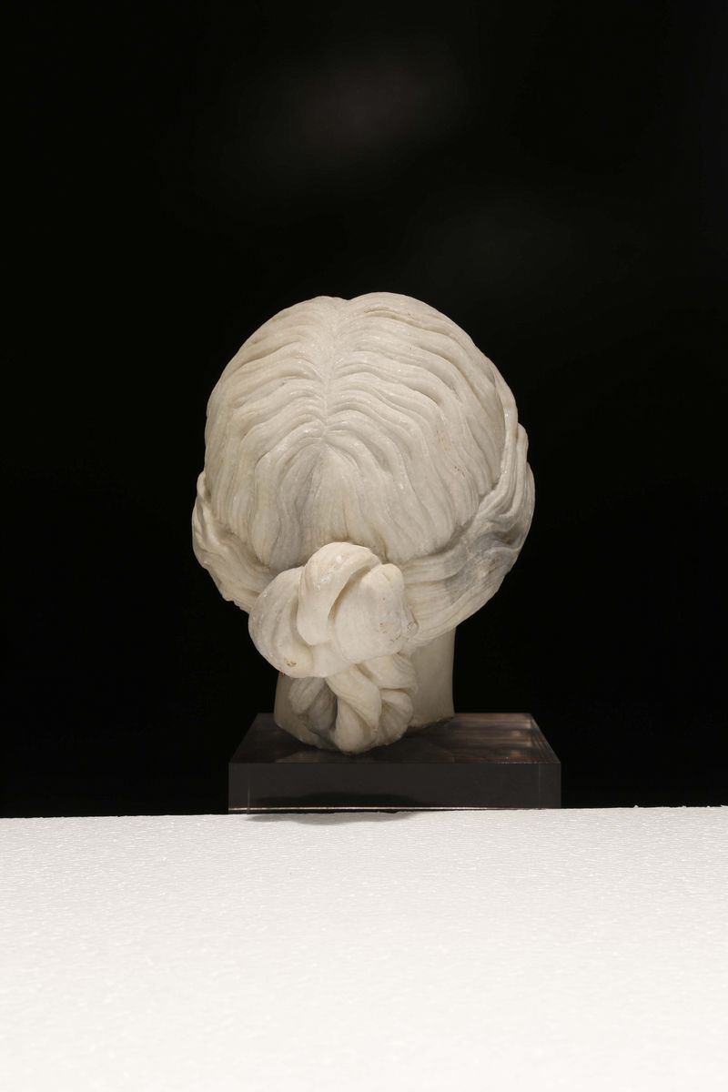 Testa di Niobe in Marmo, Scultore del XIX-XX Secolo