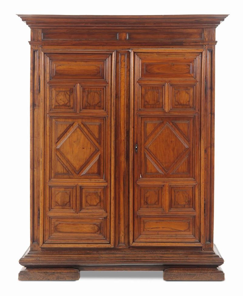 A walnut two-door wardrobe, northern Italy or France, 17th century  - Auction Sculpture and Works of Art - Cambi Casa d'Aste