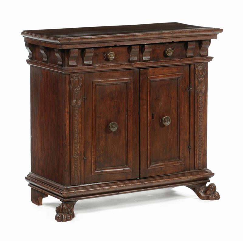 A small piece of furniture with drawers and doors, walnut veneered on poplar structure, central Italy, 17th century  - Auction Sculpture and Works of Art - Cambi Casa d'Aste