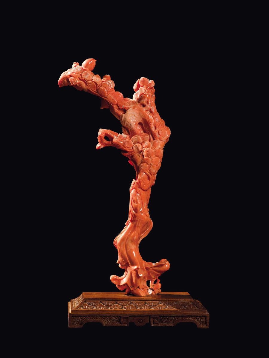 Scultura in Corallo Raffigurante Guanyin e Tre Fanciulli, Cina, Inizio XX Secolo