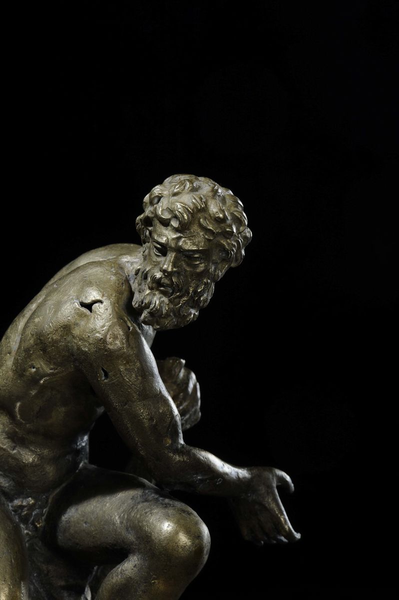 Scultura in Bronzo Fuso e Cesellato Raffigurante Ercole Seduto, Maestro del Fitzwilliam Museum, F...