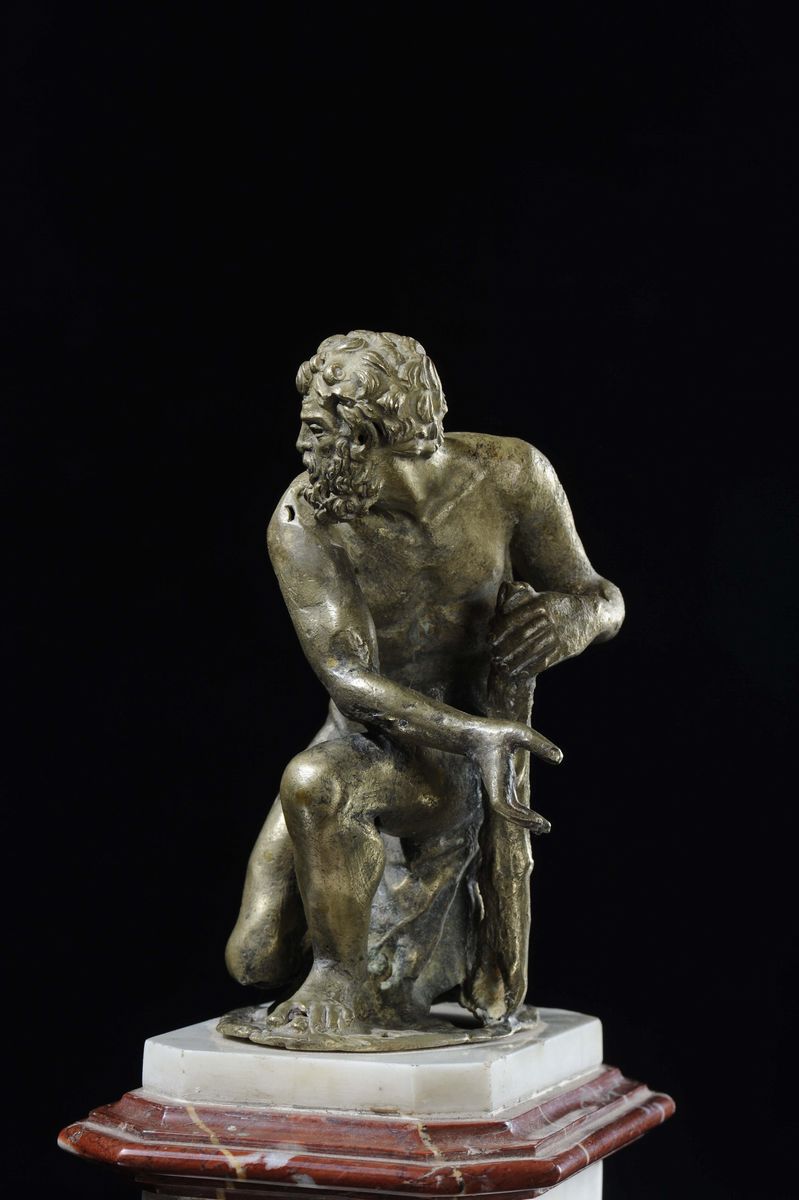 Scultura in Bronzo Fuso e Cesellato Raffigurante Ercole Seduto, Maestro del Fitzwilliam Museum, F...