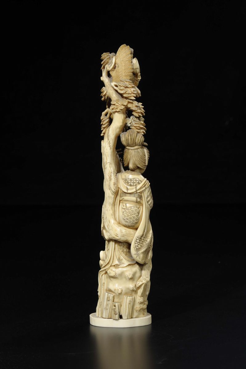 Gruppo Scolpito in Avorio con Guanyin Musicante, Satiri e Gru, Giappone, Inizio XX Secolo