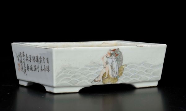 A polychrome enamelled porcelain jardinière with fishermen and inscriptions, China, early 20th century