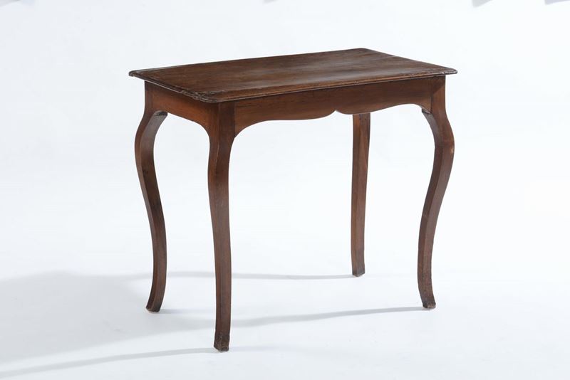 Tavolino in legno, XVIII secolo  - Asta Arredi dalle dimore degli eredi Ercole Marelli e altre provenienze - Cambi Casa d'Aste