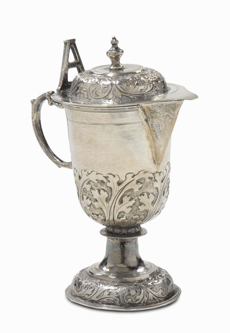 Brocchettina in argento sbalzato, XIX secolo  - Asta Arredi dalle dimore degli eredi Ercole Marelli e altre provenienze - Cambi Casa d'Aste