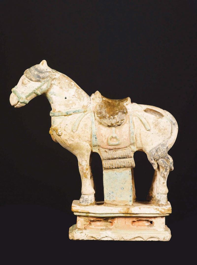 Cavallo in terracotta invetriata, Cina, Dinastia Tang (618-906)  - Asta Chinese Works of Art - Cambi Casa d'Aste