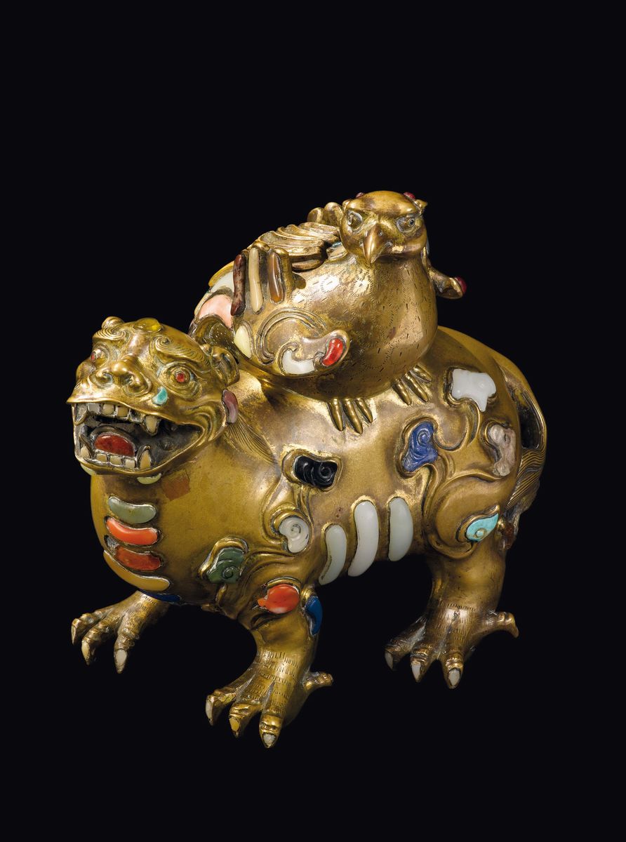 Importante Incensiere Imperiale in Bronzo Dorato a Guisa di Cane di Pho Sormonato da Quaglia con ...