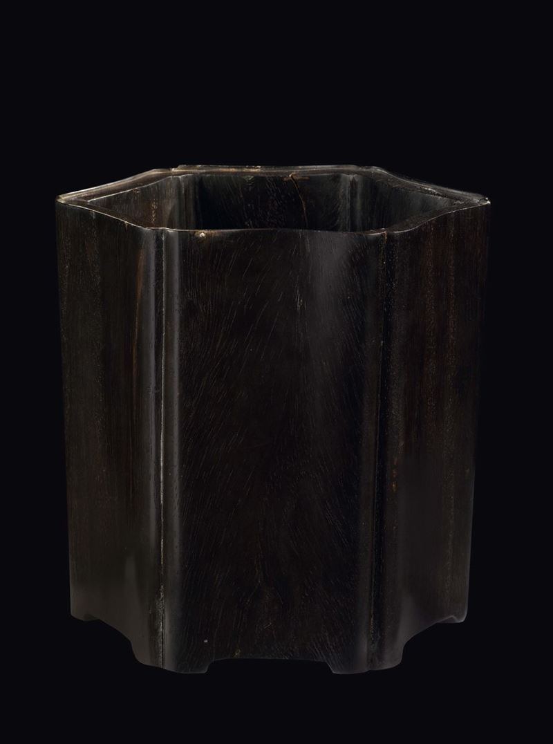 An hexagonal zitan brushpot, China, Qing Dynasty, early 19th century  - Auction Fine Chinese Works of Art - Cambi Casa d'Aste