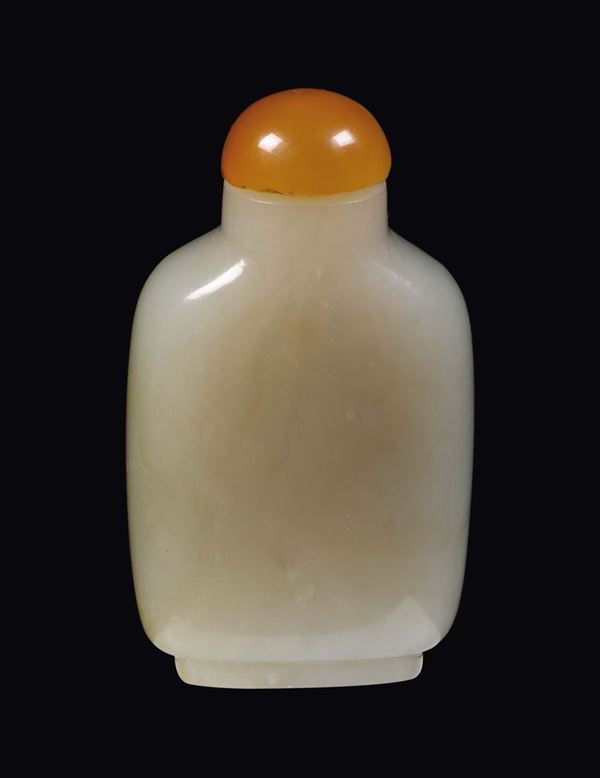 Snuff bottle di forma squadrata in giada bianca e russet, Cina, Dinastia Qing, XVIII secolo