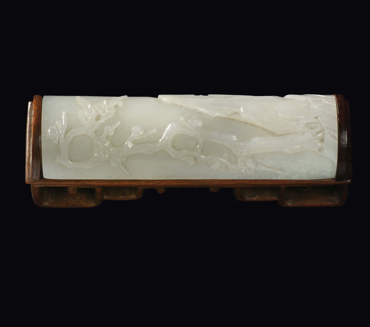 Appoggia Polso in Giada Bianca con Ramo Fiorito a Rilievo, Cina, Dinastia Qing, Epoca Qianlong (1...