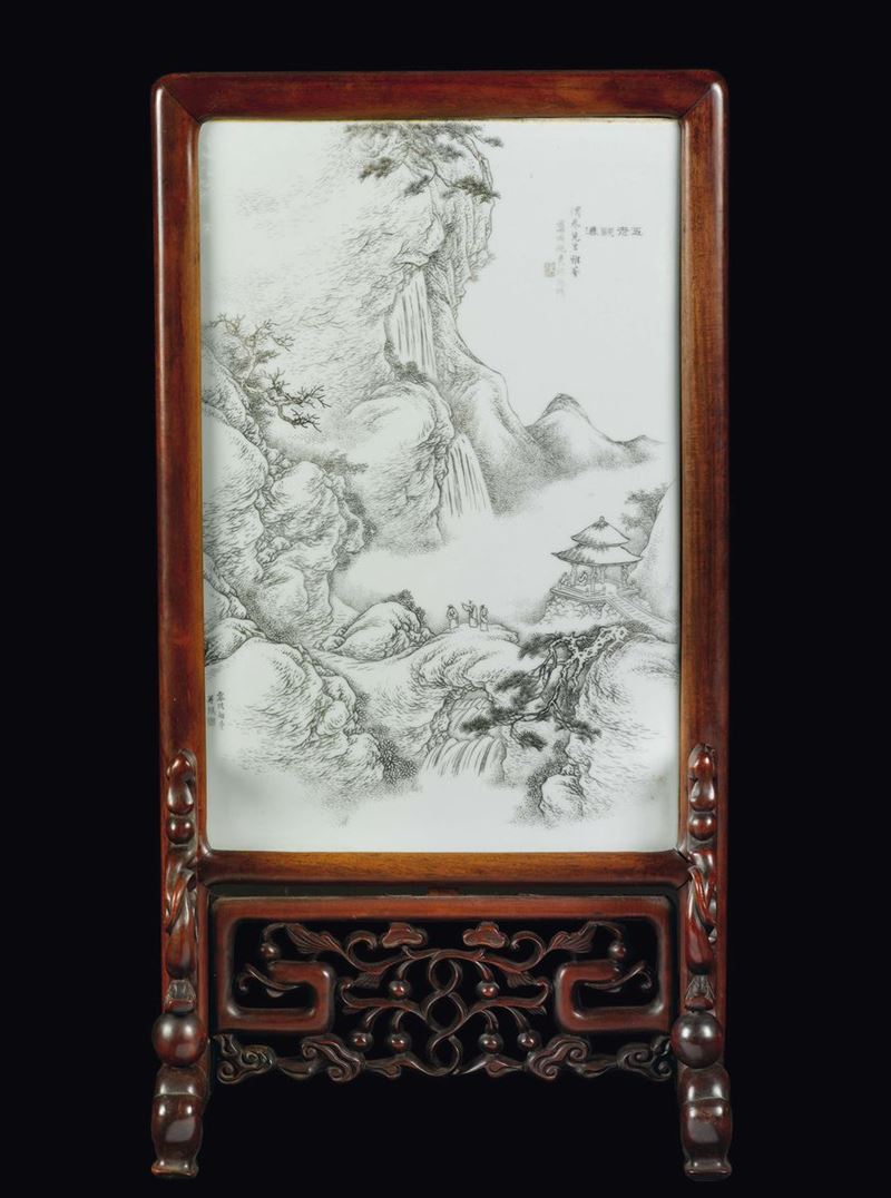 A table screen with porcelain plaque with grisaille mountain landscape with waterfall, figures and inscriptions, China, Qing Dynasty, 19th century  - Auction Fine Chinese Works of Art - Cambi Casa d'Aste