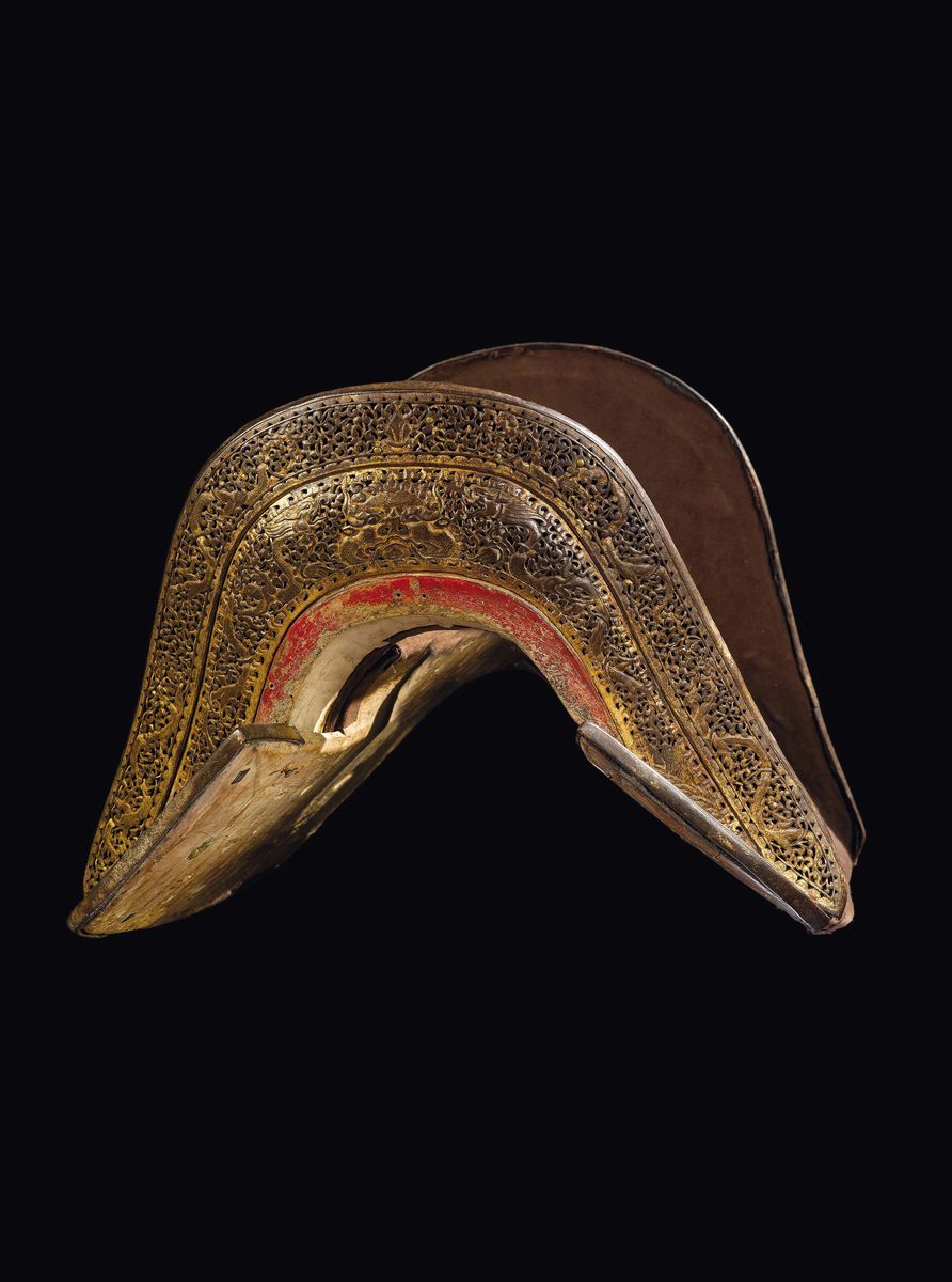 Sella in Legno e Ferro Dorato con Tracce di Doratura, Tibet, XVI Secolo