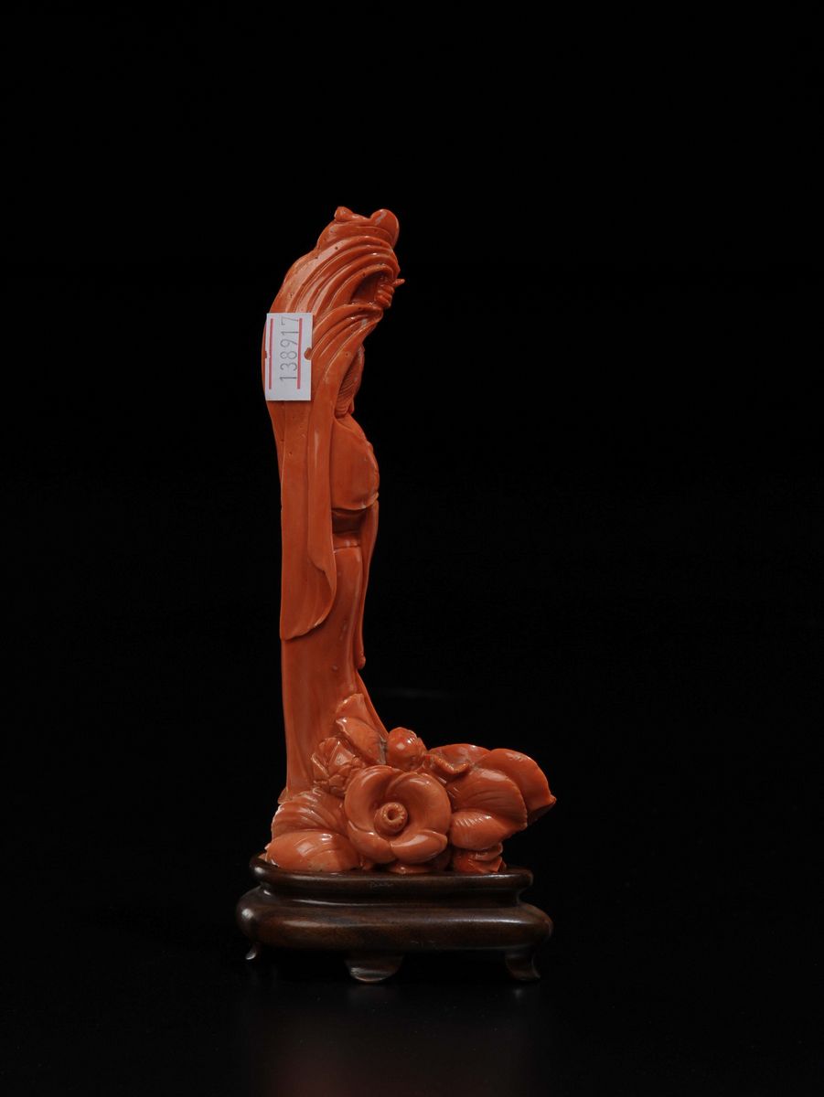 Figura di Guanyin Danzante con Velo in Mano e Fiori alla Base della Veste, Cina, Dinastia Qing, X...