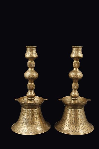 Coppia di Candelieri in Bronzo Fuso e Cesellato, Probabile Arte Mamelucca del XVI Secolo