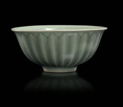 Ciotola in Porcellana Longquan Celadon, Cina, Dinastia Yuan, XIV Secolo
