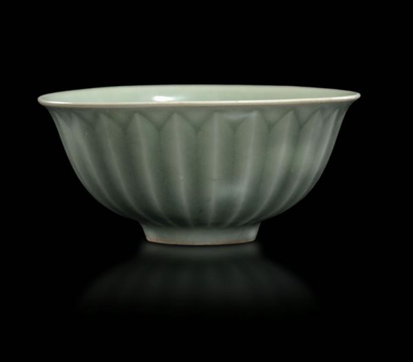 A Longquan Celadon porcelain bowl, China, Yuan Dynasty, 14th century
