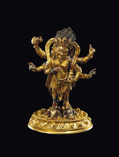 Figura di Mahakala in Bronzo Dorato Eretto su Fiore di Loto con i Piedi Poggiati su Due Elefanti,...