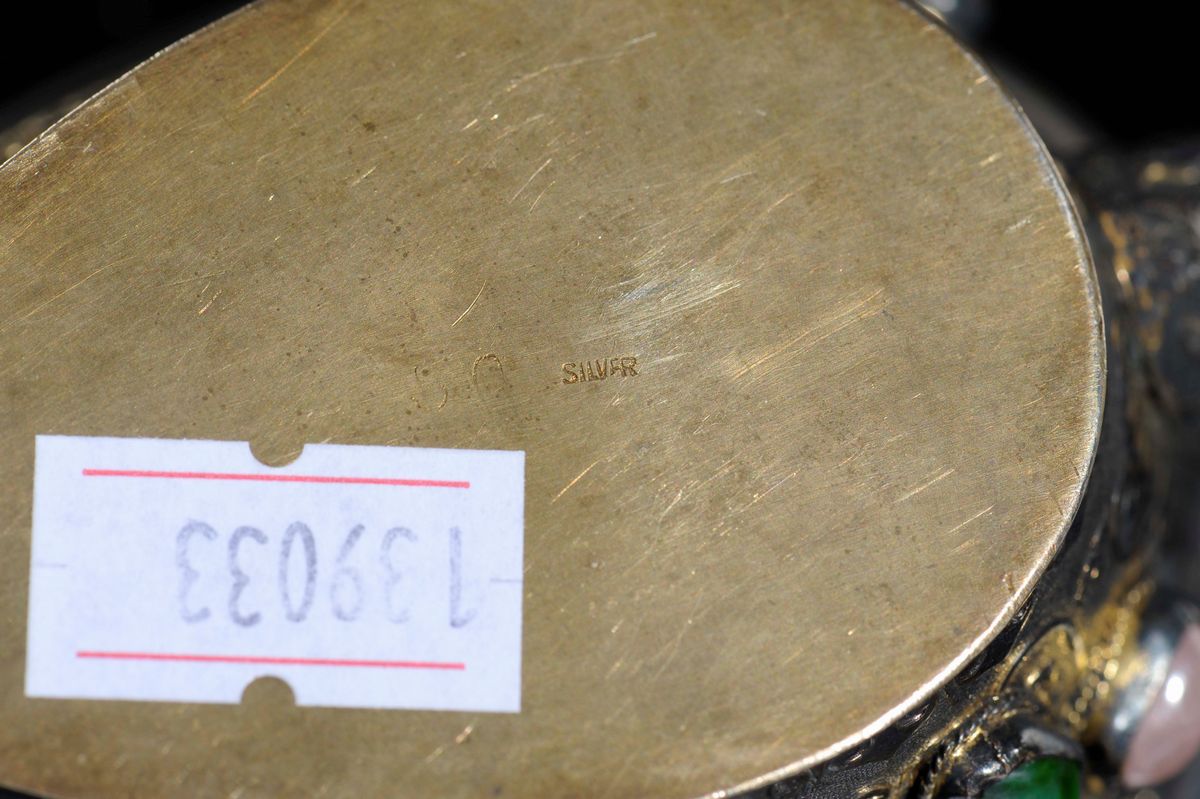Cucchiaio in Argento Sbalzato a Decoro D'ispirazione Arcaica con Innesti di Pietre Dure, Cina, Di...