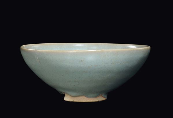 A turquosie glazed Jun bowl, China, Song Dynasty, 13th/14th century