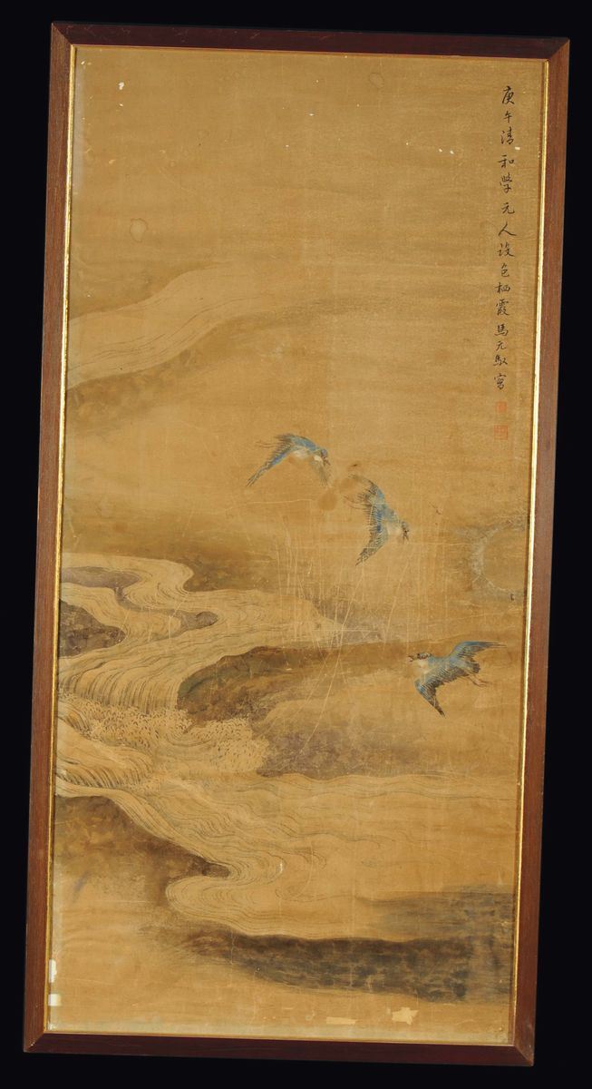 Dipinto su carta raffigurante uccellini in volo entro paesaggio fluviale con iscrizione, Cina, Dinastia Qing, XIX-XX secolo  - Asta Chinese Works of Art - Cambi Casa d'Aste