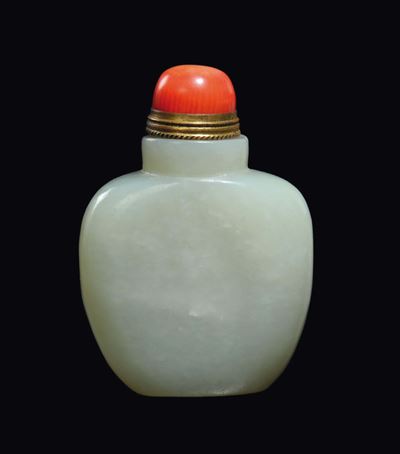 Snuff Bottle Scolpita in Giada Bianca, Cina, Dinastia Qing, XIX Secolo