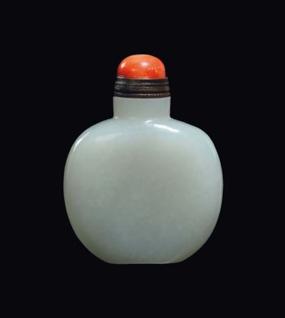 Snuff Bottle Scolpita in Giada Bianca, Cina, Dinastia Qing, XIX Secolo