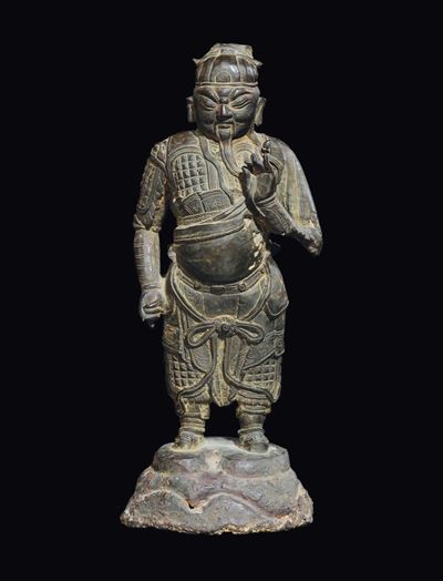 Figura di Dignitario con Cappello Eretto in Bronzo, Cina, Dinastia Ming, XVII Secolo