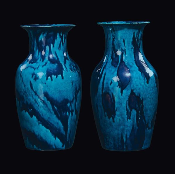 A pair of light blue flambé porcelain vases, China, Qing Dynasty, Kangxi Period (1662-1722)