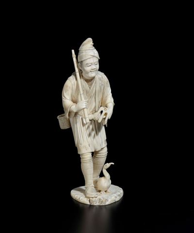Scultura in Avorio Raffigurante Contadino con Oca, Giappone, Inizio XX Secolo