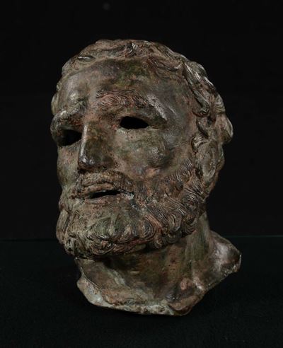 Testa in Bronzo Fuso e Cesellato e Patina di Gusto Archeologico Raffigurante Testa di Pugilatore,...
