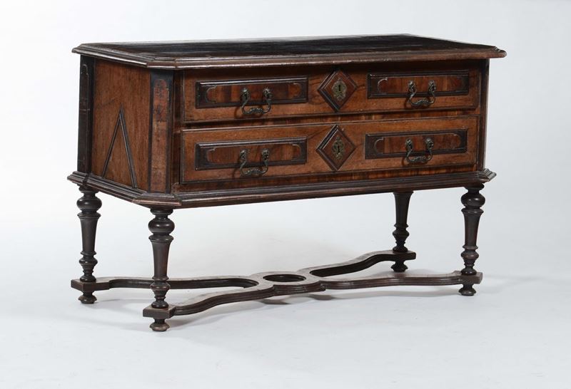 Comò a due cassetti, XVIII-XIX secolo  - Asta Arredi dalle dimore degli eredi Ercole Marelli e altre provenienze - Cambi Casa d'Aste