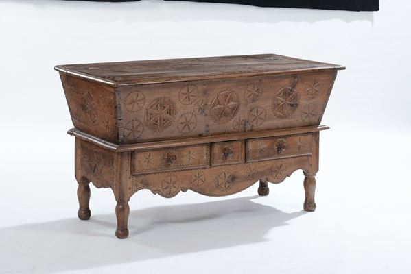 Madia in legno intagliato, XIX secolo