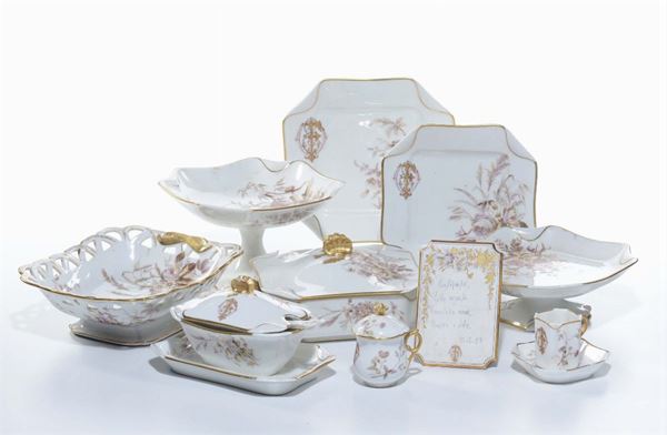 Servizio di piatti in porcellana