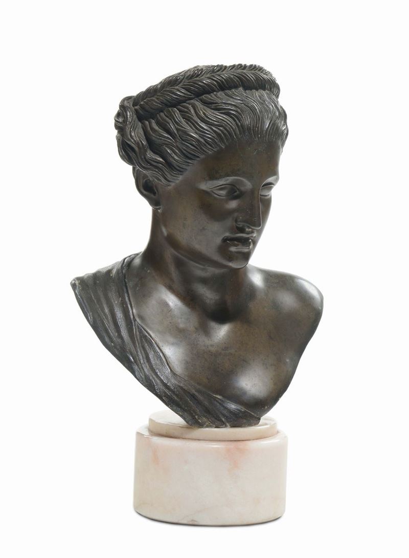 Busto femminile in bronzo, XIX Secolo  - Auction Furnishings from the mansions of the Ercole Marelli heirs and other property - Cambi Casa d'Aste