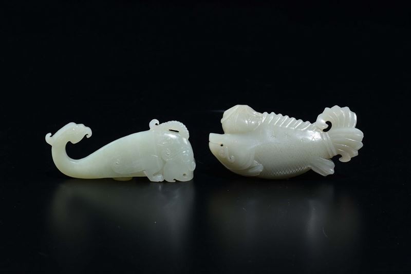 Two white jade fish, China, 20th century  - Auction Chinese Works of Art - Cambi Casa d'Aste